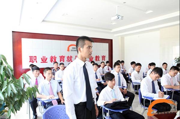 《饮食男女》用美食唤起人们对家的记忆