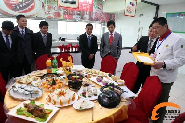 祝贺大厨精英11-02班毕业典礼举办